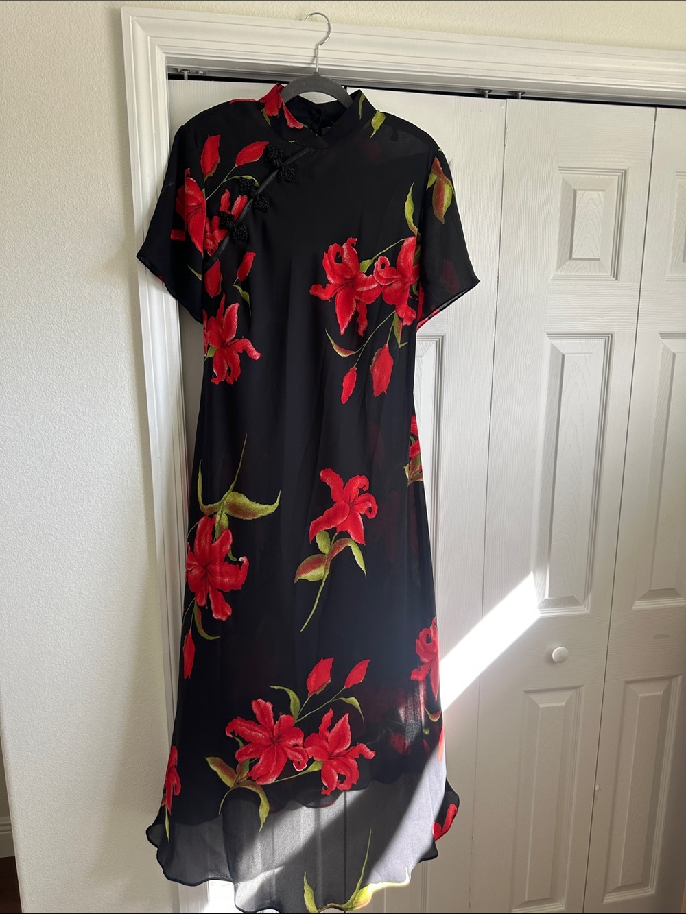 Black Floral Cheongsam-Style Midi Dress with Red Blooms